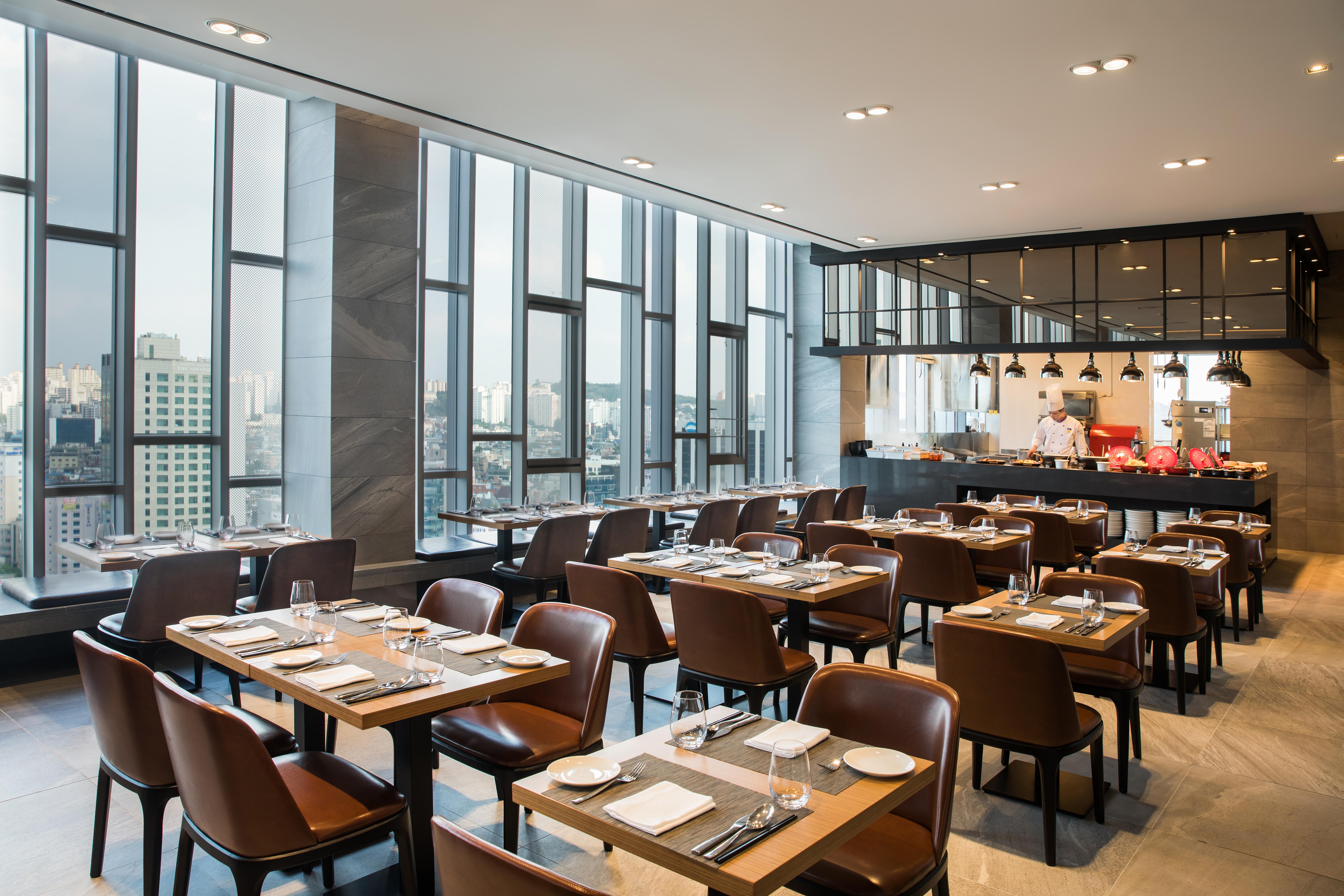 Novotel Ambassador Seoul Dongdaemun Hotels & Residences Exteriör bild The restaurant